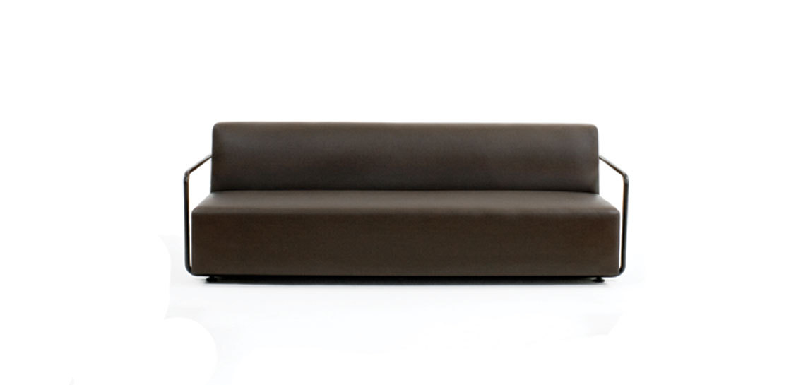 Readersofaarmchair-165-xxx